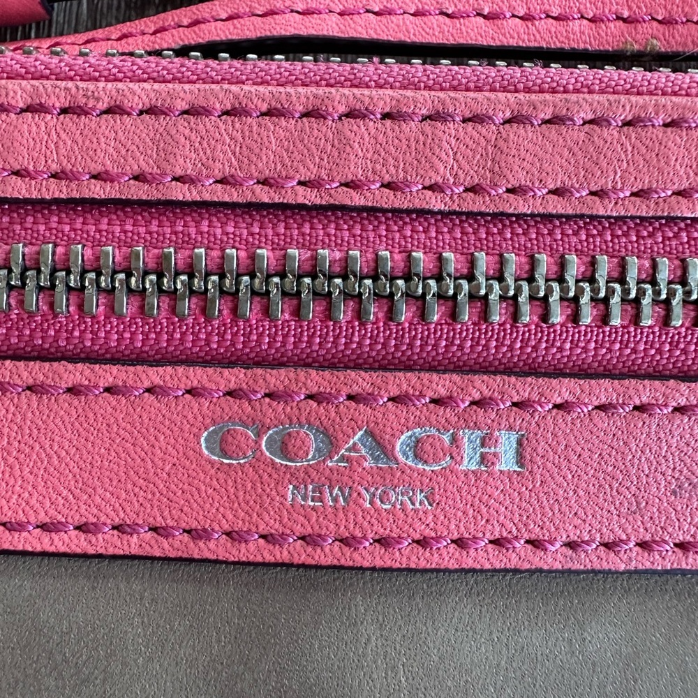 Coach Leather Legacy Colorblock Wristlette Wallet 2-in-1 Clutch Pocketbook - Picture 2 of 10